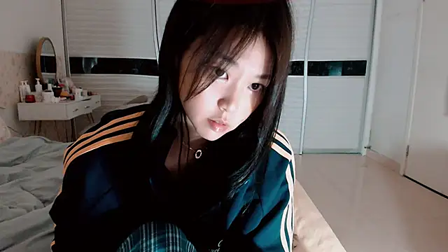 Snapshot of -Lucky_Girl chatting on 09/30/25, 01:16 -Lucky Girl online show from 09/30/25, 01:16