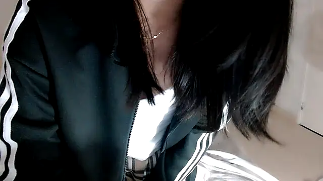 Snapshot of -Lucky_Girl chatting on 10/09/25, 01:31 -Lucky Girl online show from 10/09/25, 01:31