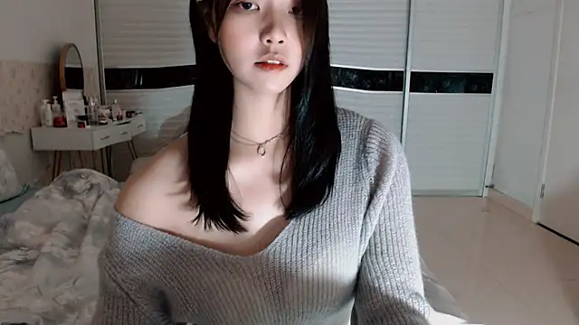 Snapshot of -Lucky_Girl chatting on 10/12/25, 03:11 -Lucky Girl online show from 10/12/25, 03:11