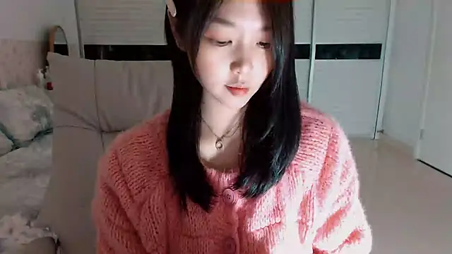 Snapshot of -Lucky_Girl chatting on 10/13/25, 02:17 -Lucky Girl online show from 10/13/25, 02:17