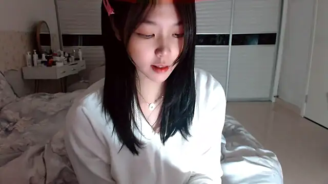 Snapshot of -Lucky_Girl chatting on 10/21/25, 08:04 -Lucky Girl online show from 10/21/25, 08:04