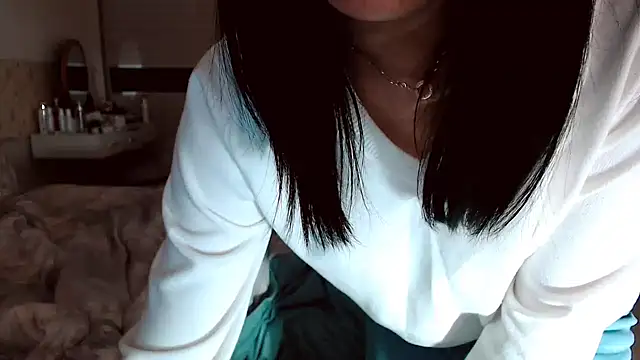 Snapshot of -Lucky_Girl chatting on 10/23/25, 12:32 -Lucky Girl online show from 10/23/25, 12:32