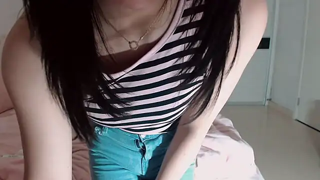 Snapshot of -Lucky_Girl chatting on 10/26/25, 02:34 -Lucky Girl online show from 10/26/25, 02:34