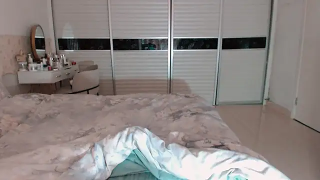 Snapshot of -Lucky_Girl chatting on 11/08/25, 02:01 -Lucky Girl online show from 11/08/25, 02:01