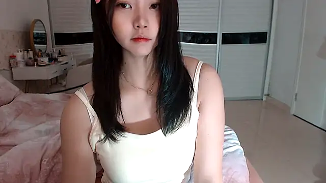Snapshot of -Lucky_Girl chatting on 11/16/25, 01:00 -Lucky Girl online show from 11/16/25, 01:00