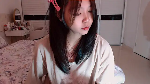 Snapshot of -Lucky_Girl chatting on 11/21/25, 03:16 -Lucky Girl online show from 11/21/25, 03:16