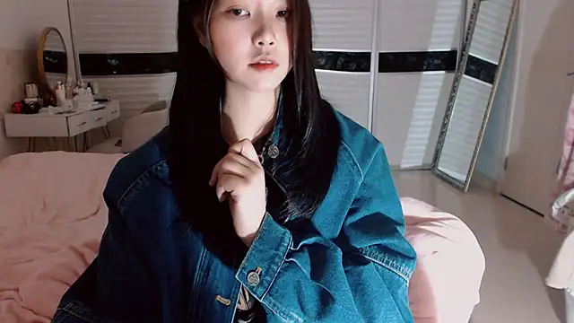 Snapshot of -Lucky_Girl chatting on 01/06/26, 02:21 -Lucky Girl online show from 01/06/26, 02:21