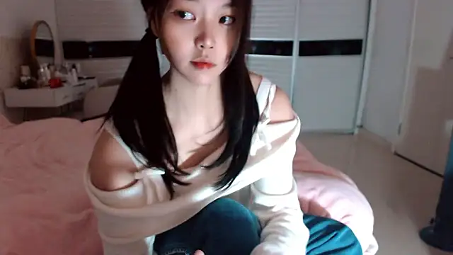 Snapshot of -Lucky_Girl chatting on 01/09/26, 01:52 -Lucky Girl online show from 01/09/26, 01:52