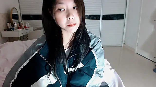 Snapshot of -Lucky_Girl chatting on 01/14/26, 01:17 -Lucky Girl online show from 01/14/26, 01:17