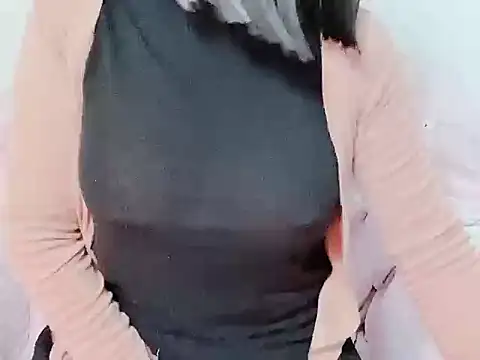 Snapshot of Bella_Babi chatting on 01/07/25, 09:07 Bella Babi online show from 01/07/25, 09:07