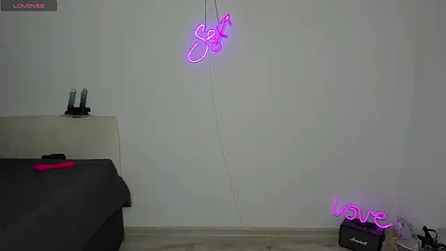 Snapshot of Bitch_Coin chatting on 10/15/25, 08:58 Bitch Coin online show from 10/15/25, 08:58