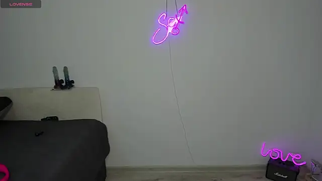 Snapshot of Bitch_Coin chatting on 10/17/25, 12:52 Bitch Coin online show from 10/17/25, 12:52