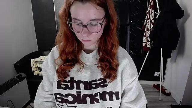 littleviki7 online show from 12/22/24, 12:16