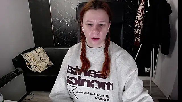 littleviki7 online show from 01/14/25, 06:24