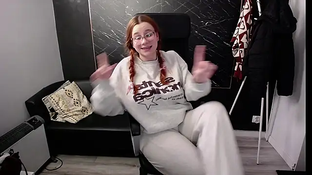 littleviki7 online show from 01/15/25, 10:38