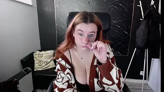 littleviki7 online show from 02/11/25, 07:44