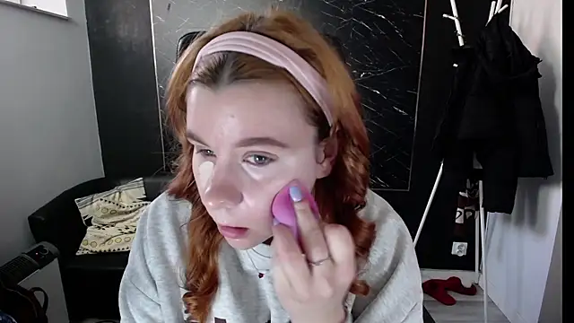 littleviki7 online show from 03/21/25, 05:54