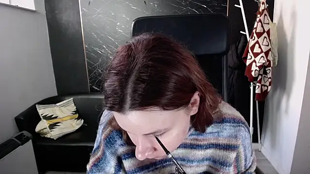 littleviki7 online show from 10/25/25, 07:16