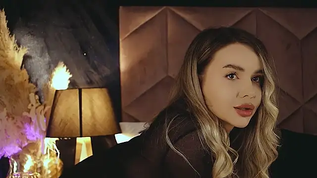 KatyaBelle online show from 10/03/25, 07:11