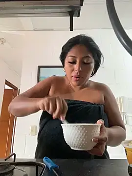 emmyjhonson07 online show from 12/04/24, 01:09