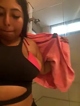 emmyjhonson07 online show from 03/21/25, 10:39