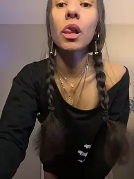  Neeka  online show from 10/23/25, 03:17