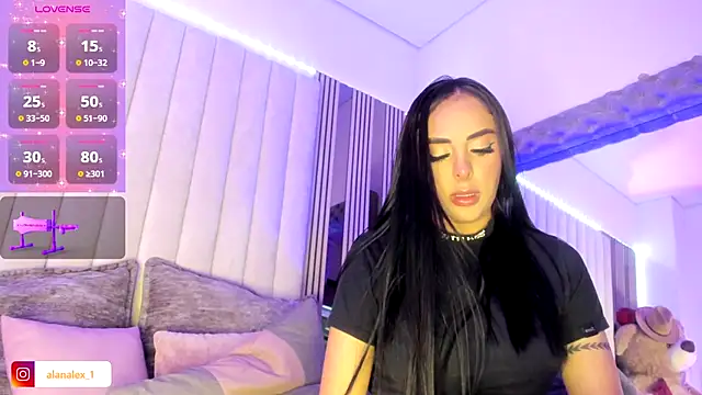 Snapshot of AlanaLexx_ chatting on 10/01/25, 04:07 AlanaLexx online show from 10/01/25, 04:07