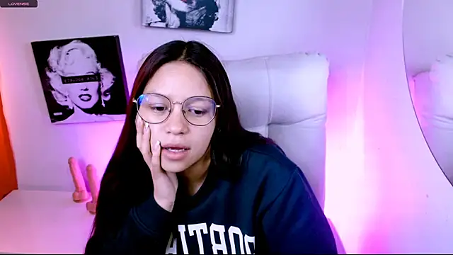 SamanthaRoldaan online show from 03/06/26, 12:56