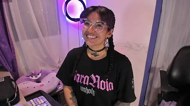 Snapshot of witchviolet chatting on 01/20/25, 12:36 witchviolet online show from 01/20/25, 12:36