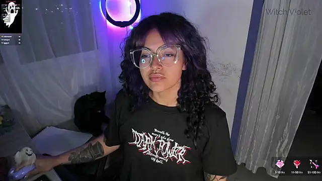 Snapshot of witchviolet chatting on 01/22/25, 11:43 witchviolet online show from 01/22/25, 11:43