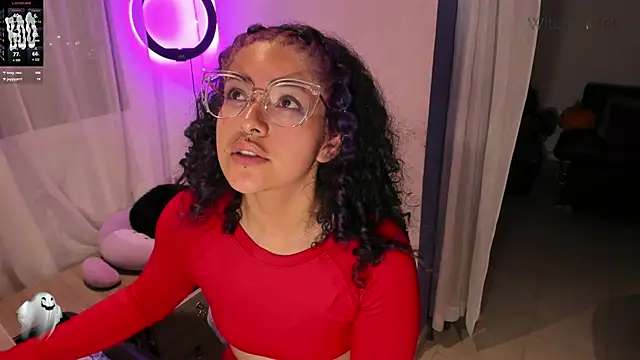 Snapshot of witchviolet chatting on 02/04/25, 01:34 witchviolet online show from 02/04/25, 01:34