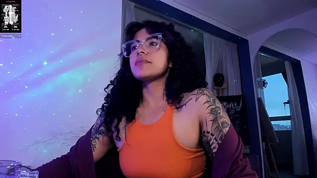 Snapshot of witchviolet chatting on 03/01/25, 10:53 witchviolet online show from 03/01/25, 10:53