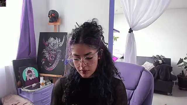 Snapshot of witchviolet chatting on 09/21/25, 07:04 witchviolet online show from 09/21/25, 07:04