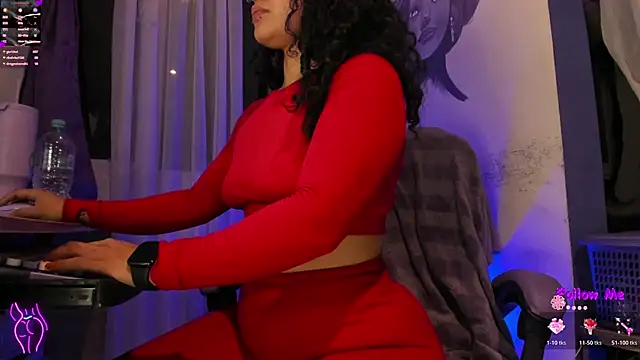 Snapshot of witchviolet chatting on 11/08/25, 04:01 witchviolet online show from 11/08/25, 04:01