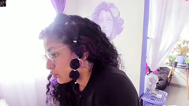 Snapshot of witchviolet chatting on 11/10/25, 07:35 witchviolet online show from 11/10/25, 07:35