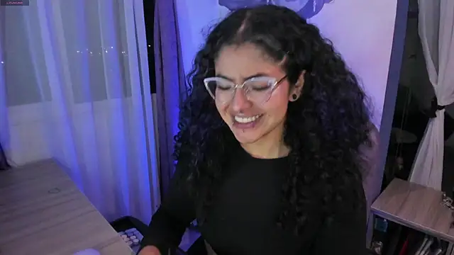 Snapshot of witchviolet chatting on 12/03/25, 12:18 witchviolet online show from 12/03/25, 12:18