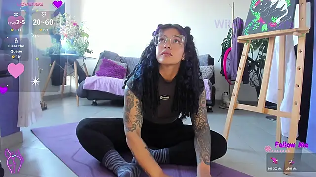 Snapshot of witchviolet chatting on 01/17/26, 09:51 witchviolet online show from 01/17/26, 09:51