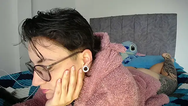 linda 33 online show from 02/05/26, 08:35