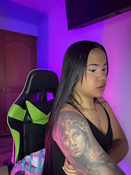 Snapshot of leila_22 chatting on 09/27/25, 07:57 leila 22 online show from 09/27/25, 07:57