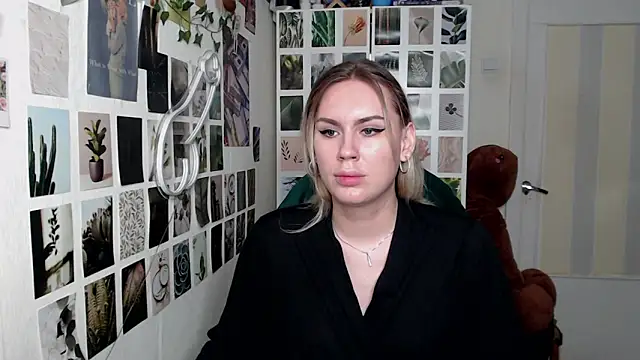 CapriScorpion online show from 10/04/25, 10:13