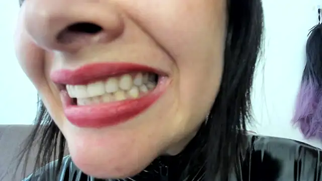 queen fetish online show from 01/21/25, 09:36