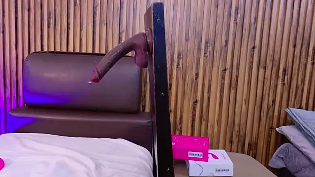 evelynjohnsoon online show from 10/14/25, 12:06