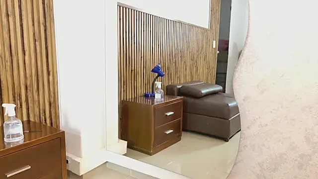 evelynjohnsoon online show from 11/21/25, 11:53