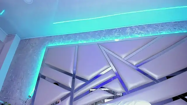 Snapshot of Miia002 chatting on 02/01/25, 06:32 Miia002 online show from 02/01/25, 06:32