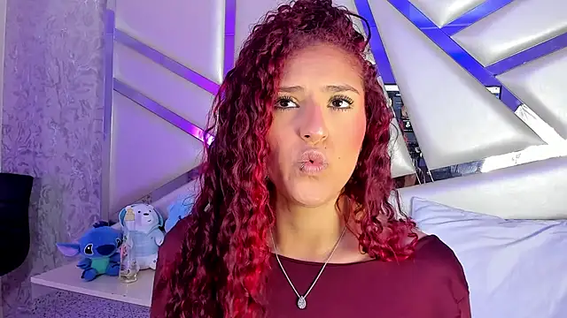 Snapshot of Miia002 chatting on 10/01/25, 03:23 Miia002 online show from 10/01/25, 03:23