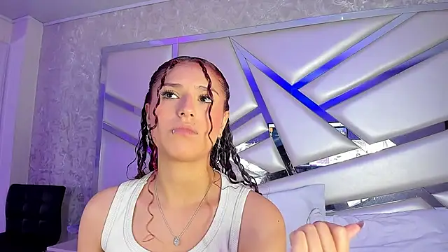 Snapshot of Miia002 chatting on 10/08/25, 03:15 Miia002 online show from 10/08/25, 03:15