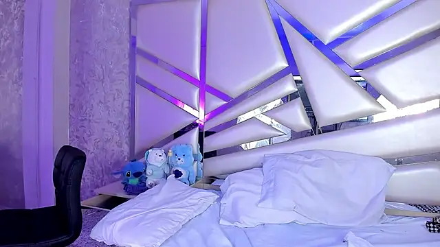 Snapshot of Miia002 chatting on 10/11/25, 03:06 Miia002 online show from 10/11/25, 03:06