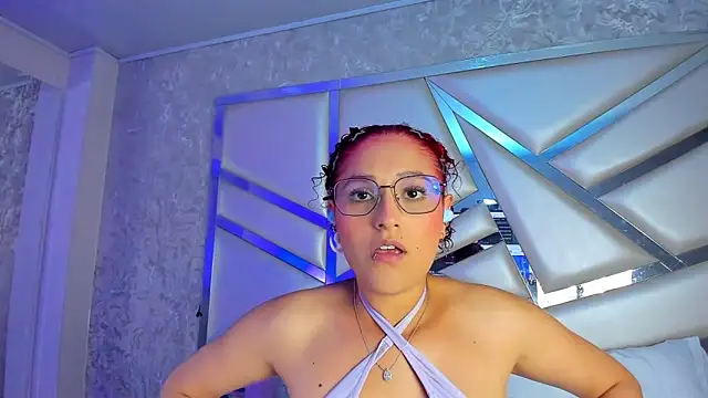 Miia002 online show from 02/04/26, 12:05