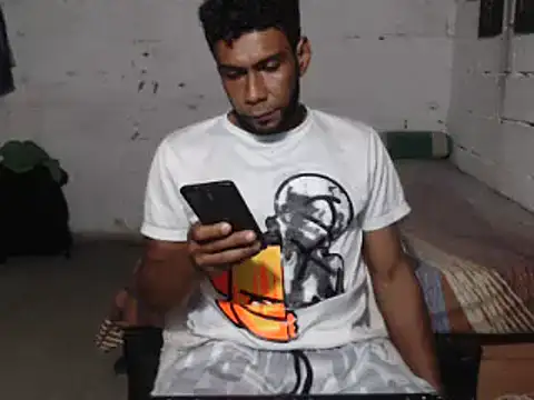 Snapshot of erik_alexander chatting on 12/21/24, 03:47 erik alexander online show from 12/21/24, 03:47