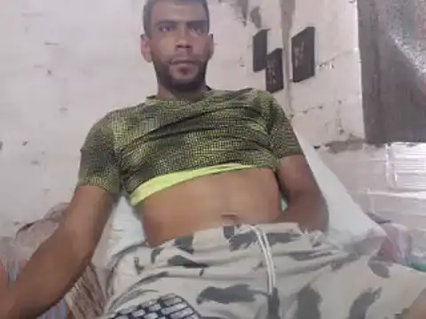 Snapshot of erik_alexander chatting on 01/06/25, 07:56 erik alexander online show from 01/06/25, 07:56